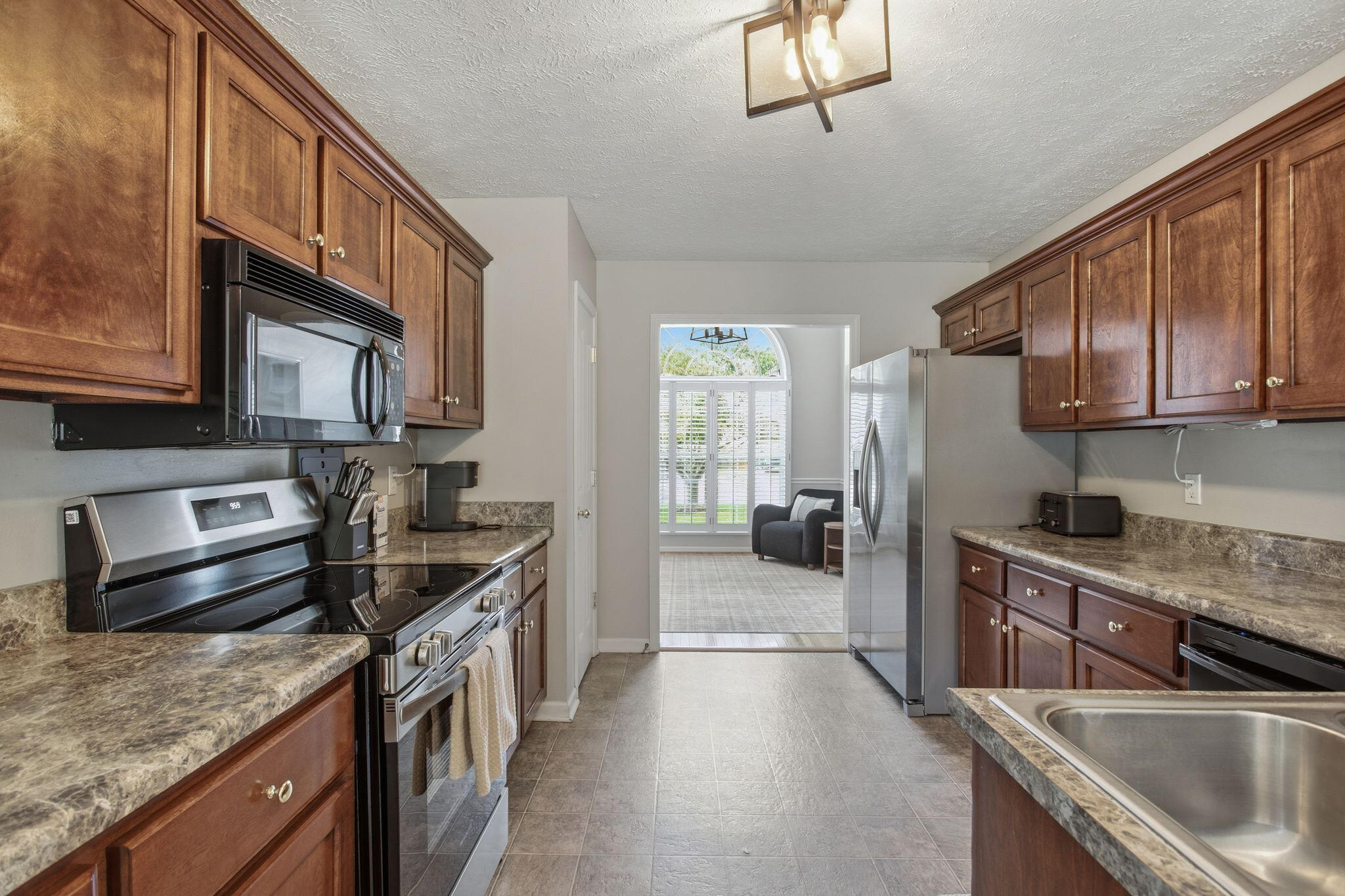 3446 Leslie Ln, photo 6